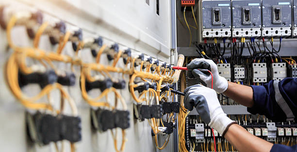 Professional Electrician technician working in Nuckolls County County, NE